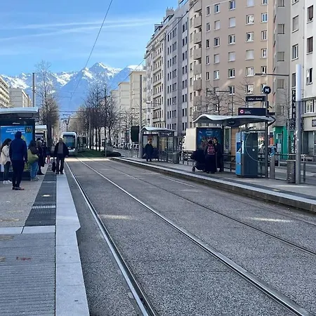 Cosy Et Idealement Place Apartment Grenoble