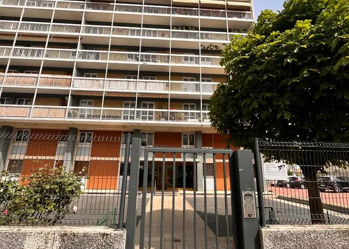 דירה Cosy Et Idealement Place *