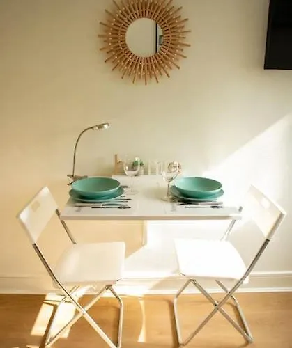 Cosy Et Idealement Place Apartment